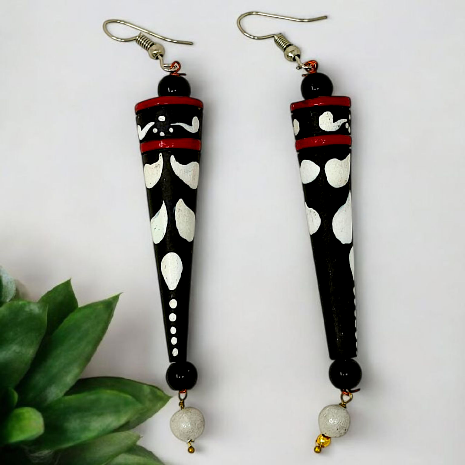 Dhaka Culture Handcrafted Terracotta Necklace Set featuring black and white teardrop patterned earrings