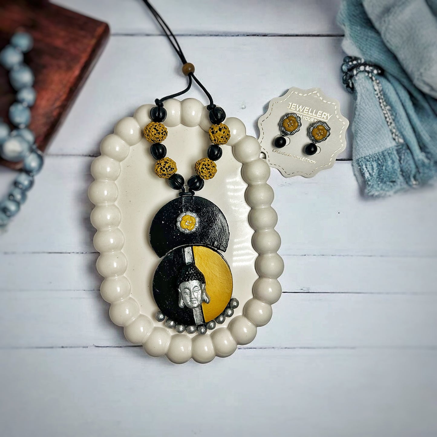 Online Handmade Jewelry Buddha Pendant for Women black yellow round pendant with carved Buddha face on cord