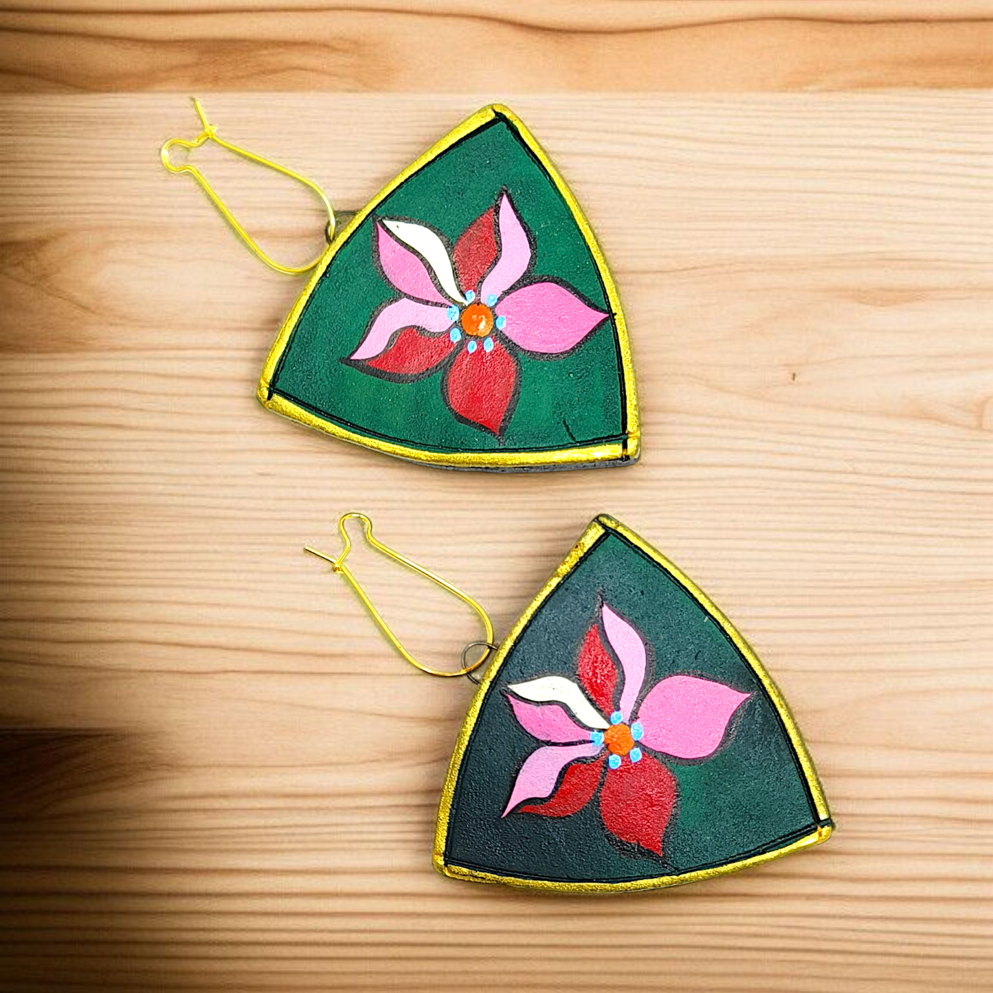Tribal Terracotta Clay Flower Motif Necklace with Earrings featuring green triangular design and pink flower details