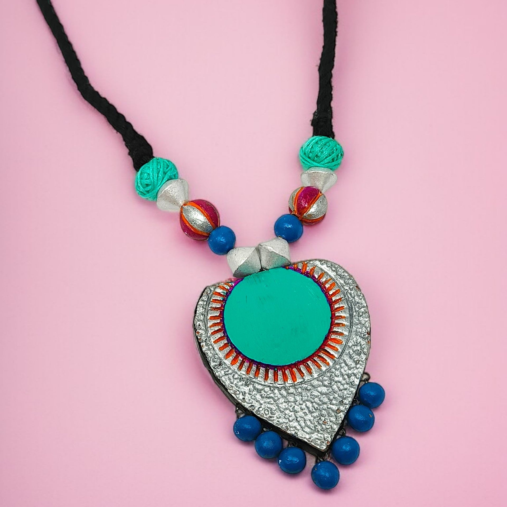 Boho Statement Pendant jewelry Set I Handmade Jewelry Set with turquoise and silver heart-shaped pendant