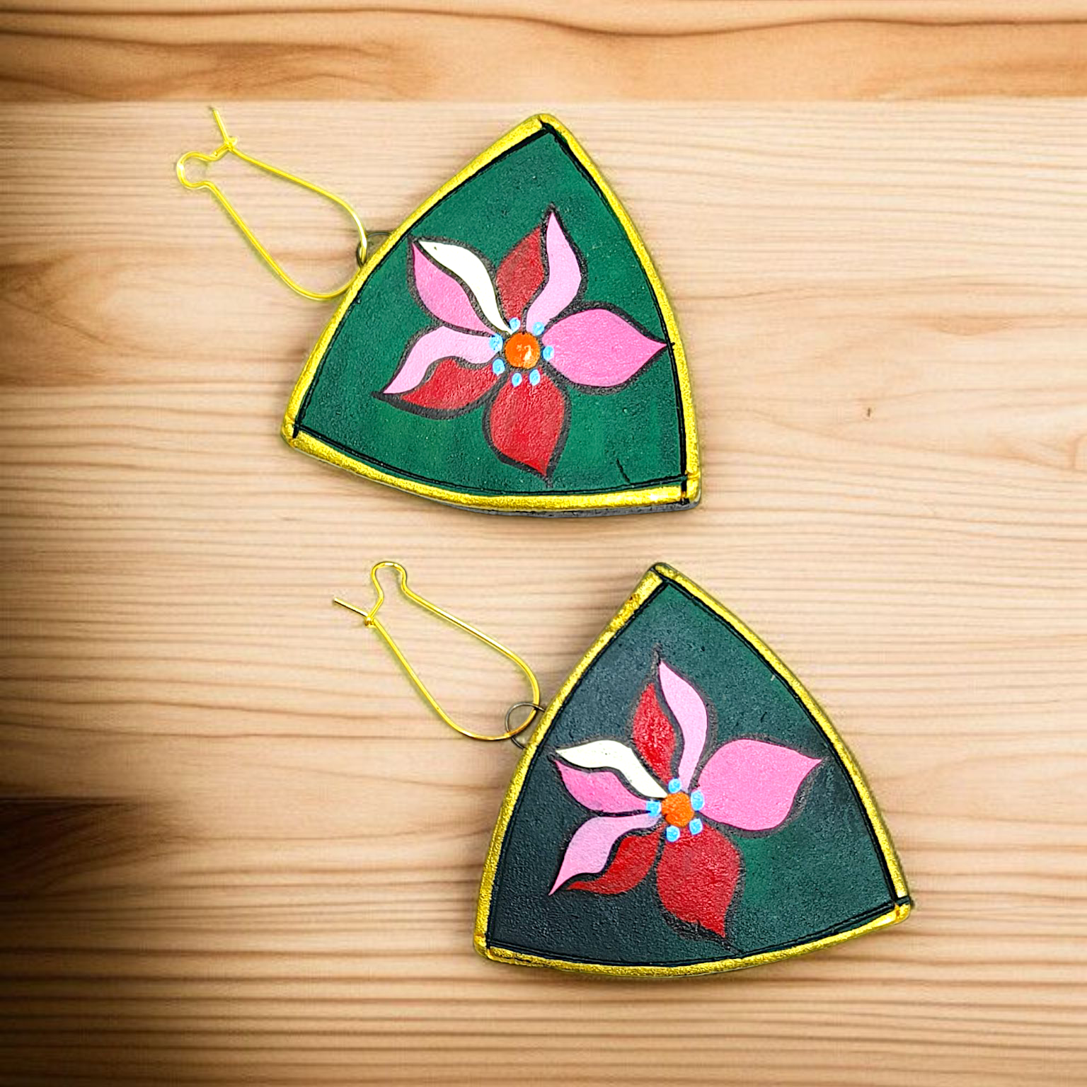 Tribal Terracotta Clay Flower Motif Necklace with Earrings featuring green triangular design and pink flower details