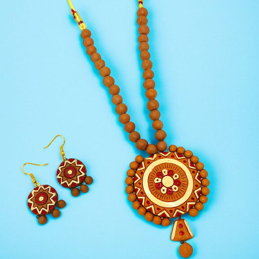 Unique Handmade Dokra Tribal Jewellery Online featuring beaded necklace and matching earrings with intricate tribal design